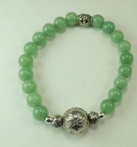 handgefertigtes grünes Jade Stretch Armband mit ausgefallenen Perlen Schmuck - Bild 1 von 1
