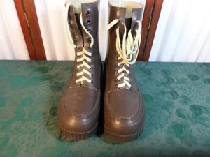 Botas de goma con cordones aisladas a media pantorrilla para hombre - talla 11 - Imagen 1 de 11