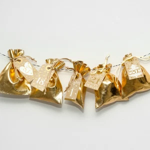 Adventskalender zum Befüllen 'Gold Christmas' 24 Säckchen, Anhänger, Band - Bild 1 von 3