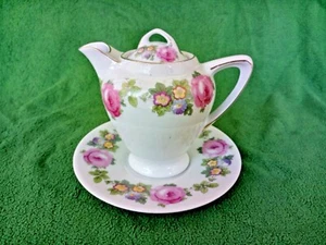 Vintage Victoria Czecho-Slovakia Small Teapot 200 - Picture 1 of 10