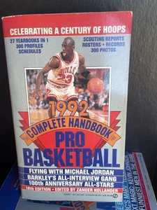 The COMPLETE HANDBOOK OF PRO BASKETBALL Zander Hollander 1992 tapa dura - Imagen 1 de 1