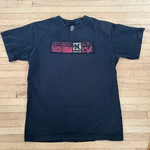 T-shirt uomo nera Hurley ricamata cinese taglia L - Foto 1 di 7
