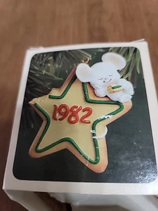 1982 Hallmark Keepsake Christmas Ornament Cookie Mouse Star - Picture 1 of 4