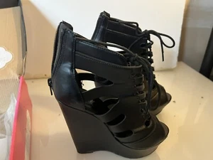 charlotte Russe Womens 6 Wedge Heels Braided Buckle Black - Picture 1 of 7