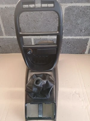 Rover 25 214 1.4 Petrol MG 2002 Centre Console - Image 1 of 4