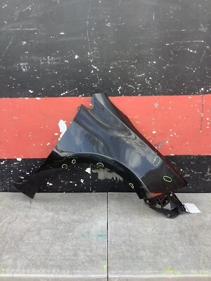 Guardabarros derecho Toyota Corolla 2014 2015 2016 2017 2018 OEM usado Foto 1 de 4