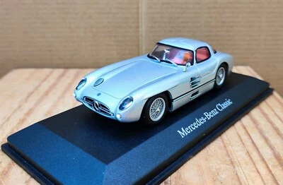 Mercedes-Benz SLR Uhlenhaut Minichamps 1:43 - Image 1 of 4