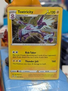 Toxtricity 63/189 Darkness Ablaze Cosmos Holo mit HD Galaxy Swirl 🍥 - Bild 1 von 3