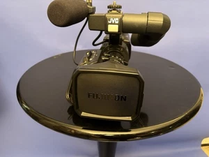 JVC ProHD 3-CCD MiniDV Professional Camcorder with Th16x5.5BRMU  Fujinon Lens - Picture 1 of 9