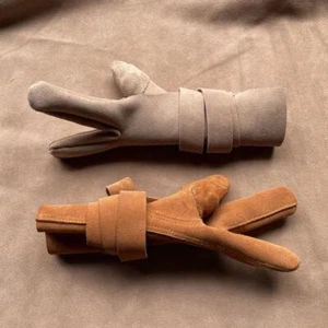 Leather Archery Gloves Thumb Index Middle 3 Fingers Guard For Japan Long Bow - Picture 1 of 11