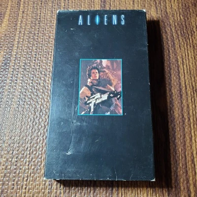 Aliens VHS 1986 Sci-Fi Action Original Release Fox Video - Image 1 of 4