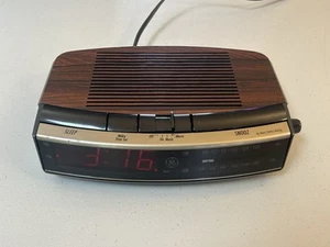 GE Alarm Clock AM/FM Radio Retro 90’s Woodgrain GE 7-4619A Tested Working - Picture 1 of 20