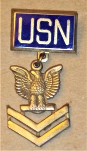 VINTAGE STERLING WWII PINBACK, USN, UNITED STATES NAVY - Picture 1 of 3