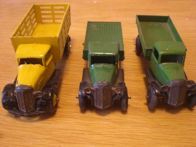Dinky tipping wagon flat truck market gardeners truck original - Image 1 of 4
