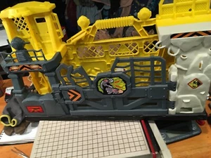 DINOSAUR TOY ENCLOSURE - Picture 1 of 3