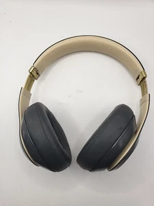 Genuine Beats Studio3 Wireless Over-Ear Headphone - Black - Left Arm Broken - Picture 1 of 7