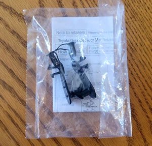 TOYOTA / LEXUS - 08210-00820 FLOOR MAT CLIPS - CARPET CLIPS - BRAND NEW - OEM!! - Picture 1 of 2