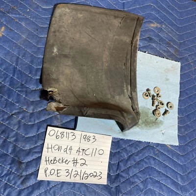 Guardabarros delantero Honda ATC 110 1983 con accesorios de montaje 068 Foto 1 de 4