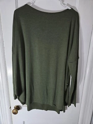 Blusa de felpa francesa cepillada manga larga XL verde Kit and Ace Top para mujer  Foto 1 de 4