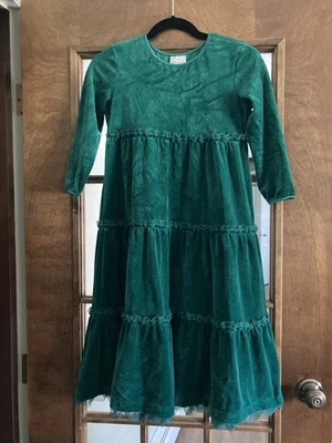 VESTIDO FEMININO HANNA DIFFERENTSON VERDE VELUDO EM CAMADAS FÉRIAS Tamanho 150 /EUA: 12-13 - Imagem 1 de 3