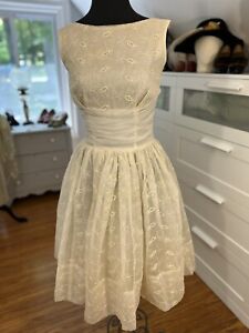 1950's Embroidered Party Dress- TLC