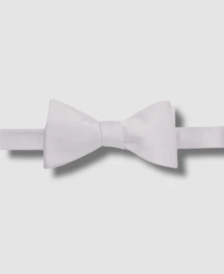 Pajarita preatada de mara lisa blanca para hombre $49 Countess Mara Foto 1 de 3