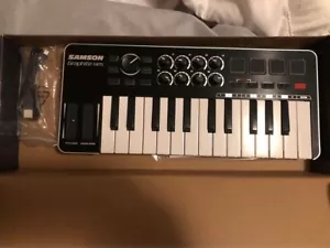 Samson Graphite M25 USB MIDI Controller 25-Key Keyboard - Picture 1 of 6
