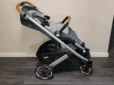 Uppababy Cruz V3, Fully Updated Model, MSRP $899 - BARELY USED - - Image 1 of 4