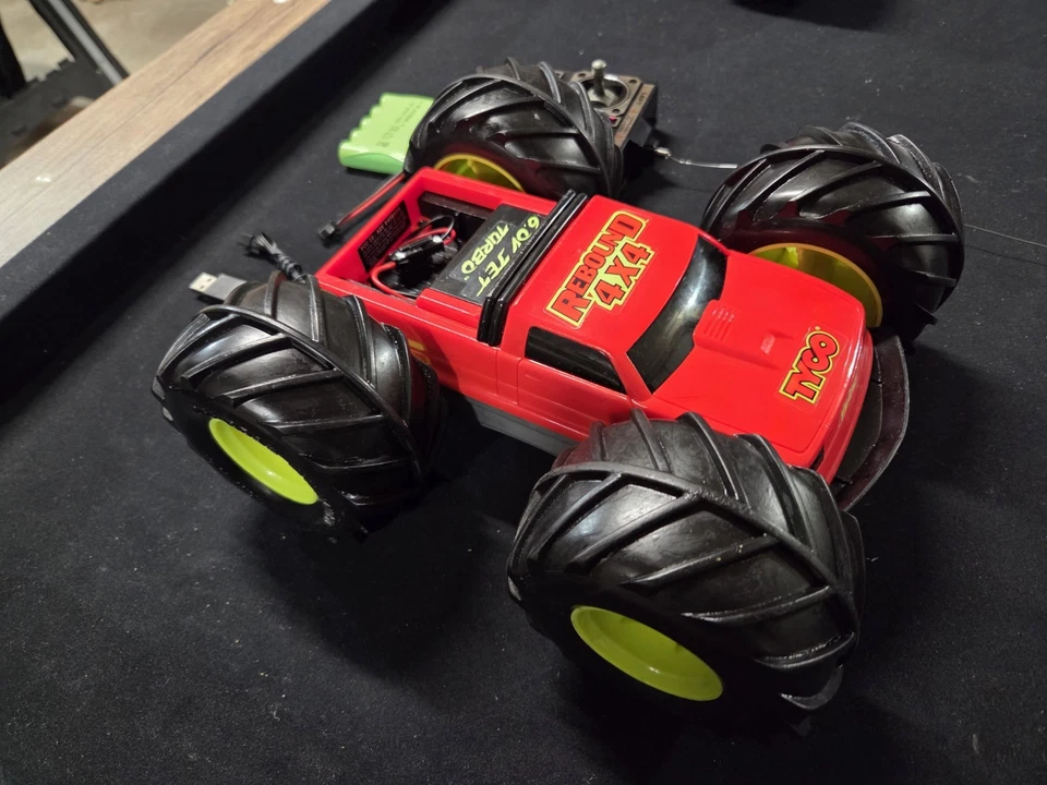 Tyco Rebound 4X4 - FULLY Restored + BATTERY UPGRADE!! Xmas Is a Comin'! Body A++ - Image 1 of 4