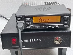 Kenwood TK-880H-1 450-520 MHz UHF Mobile Radio + Comm 20 A power supply.  Exc. - Picture 1 of 9