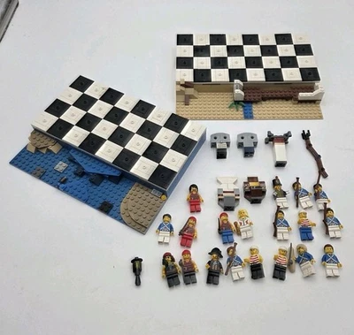 LEGO Pirates: Pirates Chess Set 40158 Figs & Accessories No Manual-90% Complete - Image 1 of 4