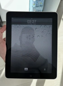 Apple iPad 1. Gen. 32GB, WLAN, 24,64 cm, (9,7 Zoll) - Schwarz - Bild 1 von 4