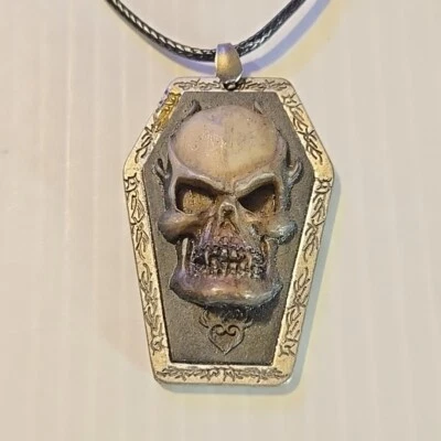 Ataúd / Calavera Vintage Peltre Colgante Dije / 26+" Collar Ajustable Foto 1 de 3
