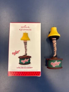 2013 Hallmark Keepsake A Major Accident Leg Lamp A Christmas Story Ornament - Picture 1 of 1