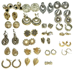25 VINTAGE KONVOLUT GOLD & SILBERFARBENE OHRRINGE CLIP PFOSTEN SCHRAUBVERSCHLUSS - Bild 1 von 7