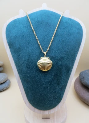 Yellow Gold-tone Scalloped Sea Shell Locket Pendant 24" Chain Necklace #1202 - Image 1 of 4
