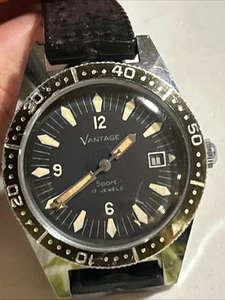 1960's Vantage Sport Skin Diver 17 Jewels Men's watch Small Crack In Dial Workin - Picture 1 of 15