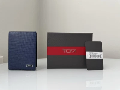 Cartera TUMI | Azul marino con acento plateado Foto 1 de 4