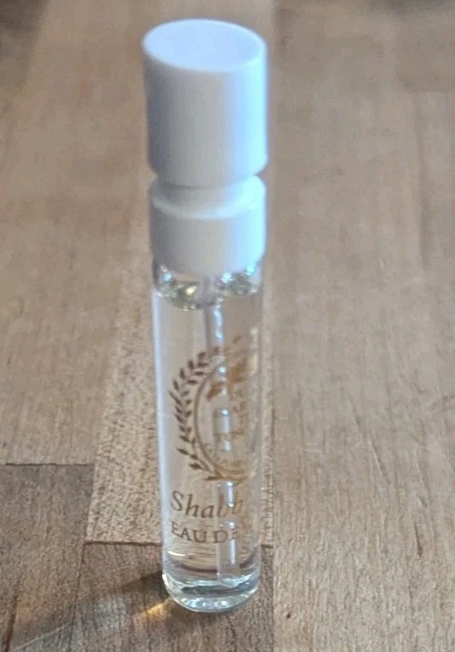 NUEVO Giardini Di Toscana Shabby Chic Eau De Parfum 2 ml Muestra de Viaje Spray Foto 1 de 1