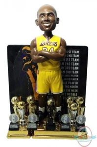 NBA L.A. Lakers Kobe Bryant Trofeo Conmemorativo Base 10" BobbleHead Forever - Imagen 1 de 1