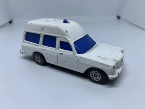 Corgi - Ambulancia Mercedes Benz 220D - Diecast Coleccionable - Escala 1:64 - USADA - Imagen 1 de 2
