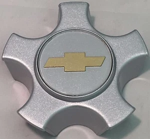2004-2006 CHEVROLET MALIBU Wheel Hub Center Cap OEM NEW - Picture 1 of 2