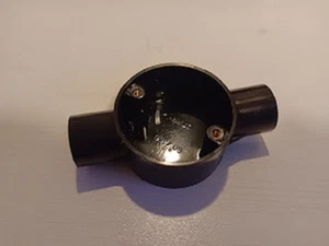 Conducto de PVC negro 25 mm caja recta (lote de trabajo caja de 10) - Imagen 1 de 4