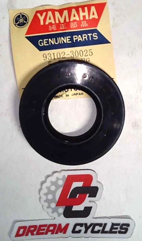 НОВЫЙ ИЗ СТАРЫХ ЗАПАСОВ ПОДЛИННЫЙ YAMAHA YDS3 YDS5 TD2 YM1 МАСЛЯНЫЙ УПЛОТНИТЕЛЬ 93102-30025 БЫСТРАЯ ДОСТАВКА ВИНТАЖНЫЙ - Изображение 1 из 1