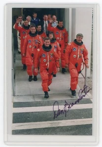 Daniel Brandenstein Signed Photo - NASA Astronaut STS-49 Crew Walkout Endeavour - Picture 1 of 2