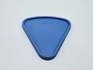 Blue TUPPERWARE Replacement Lid 1800 for Pie Slice Wedge Container Keepers 1799 - Picture 1 of 2
