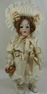 A. Riedeler - süße Puppe " Ludwig" - Porzellan, hochwertig gekleidet 60 cm - Bild 1 von 5