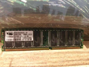 Barette mémoire ProMos 256 Mb DDR 333MHz CL2.5 PC2700U 2533 V826632KK24SATG C0 - Picture 1 of 1