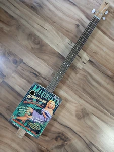 WEEKLYHOUSE CIGAR BOX GITARRE AKUSTISCH ELEKTRISCH 3 SAITEN Mary Jane. - Bild 1 von 7
