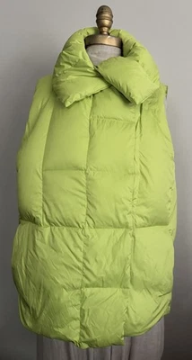 Liz Claiborne Women’s Sz M Down Puffer Vest Snap Exaggerated Neck Lime Green - Image 1 of 4